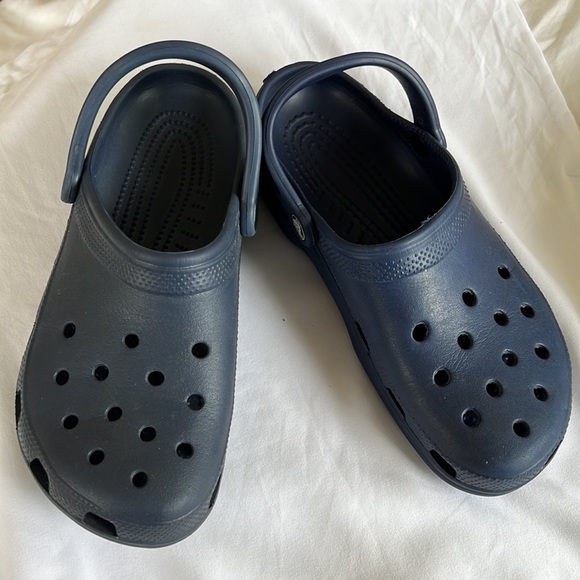 Crocs - Picture 2 of 7